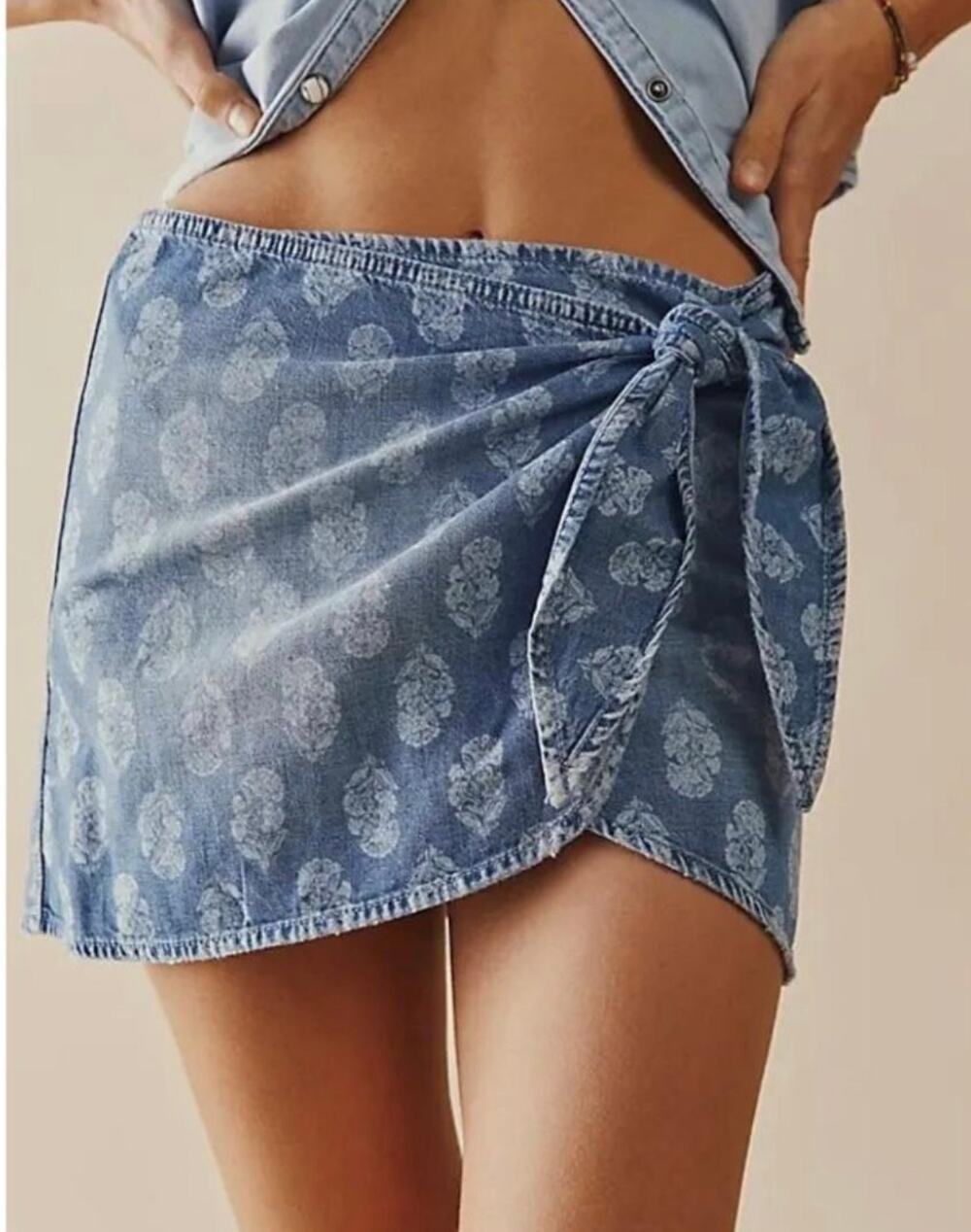 Free People Mini Skirt Blue Cotton Denim Wrap White Floral Print New size 12